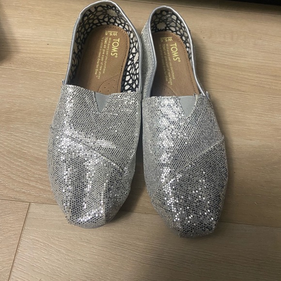 Silver Sparkle Classic Toms - Picture 3 of 4